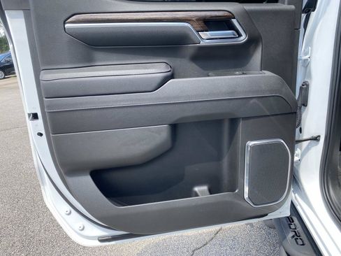 Used 2025 GMC Sierra 1500 Elevation RWD image 18