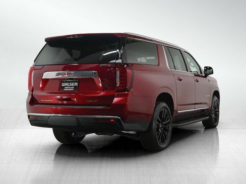 Used 2024 GMC Yukon XL SLT w/ SLT Luxury Package AWD/4WD image 5