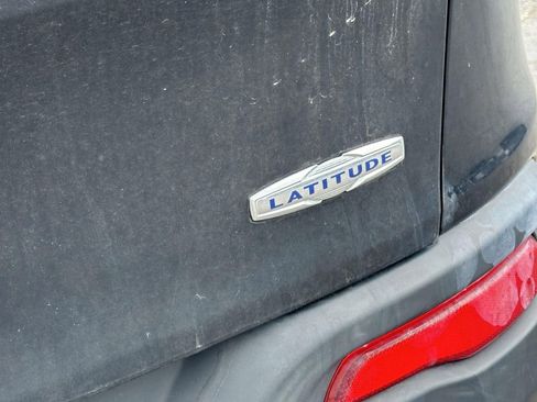 Used 2016 Jeep Cherokee Latitude FWD image 10