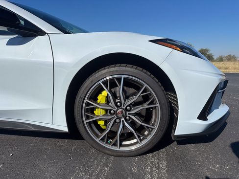 Used 2023 Chevrolet Corvette Stingray Premium Cpe w/ Z51 Performance Package image 39