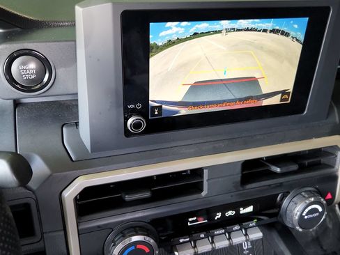 Used 2025 Toyota Tacoma SR AWD/4WD image 20