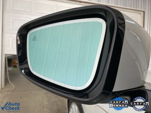 Used 2024 BMW 330e w/ Convenience Package image 92