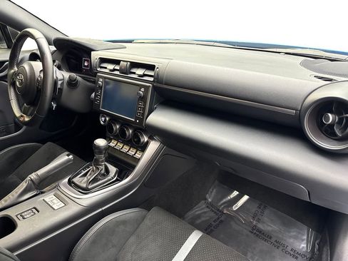 Used 2023 Toyota GR86 Premium RWD image 46