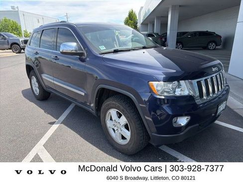 Used 2012 Jeep Grand Cherokee Laredo w/ Laredo E Group AWD/4WD image 2