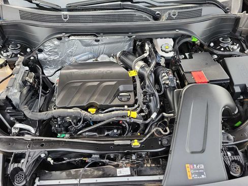 Used 2025 Chevrolet Trax ACTIV FWD image 13