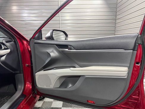 Used 2022 Toyota Camry LE image 30