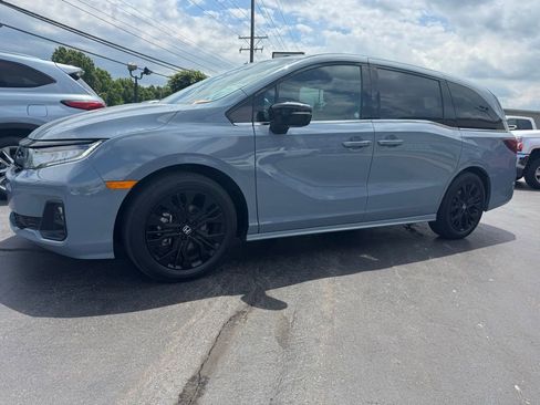 Used 2025 Honda Odyssey Sport-L image 2