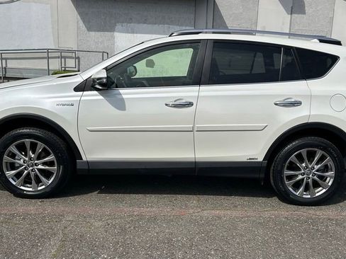 Certified 2018 Toyota RAV4 Limited AWD/4WD image 8