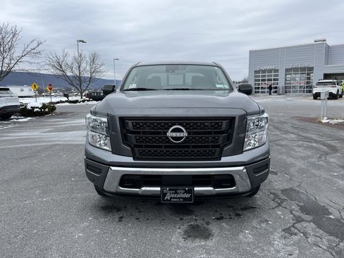 Used 2024 Nissan Titan SV w/ SV Convenience Package image 9