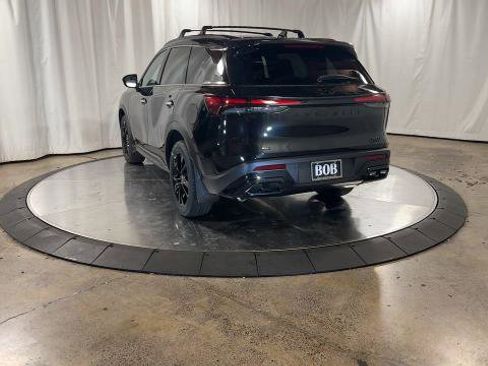 Certified 2025 INFINITI QX60 Luxe w/ Black Edition image 7