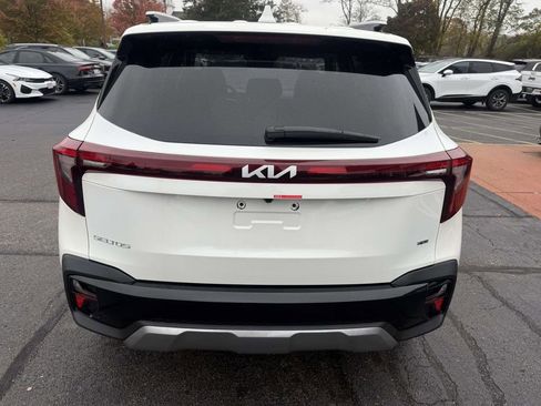 New 2026 Kia Seltos S image 3