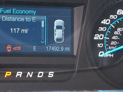 Used 2017 Ford Taurus SE image 19