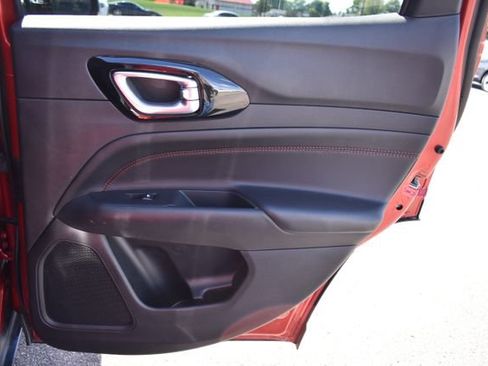 Used 2025 Jeep Compass Trailhawk AWD/4WD image 37