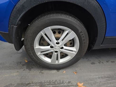 Used 2023 Nissan Kicks S image 18