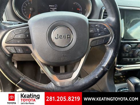 Used 2021 Jeep Grand Cherokee Laredo X AWD/4WD image 14