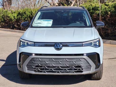 New 2026 Volkswagen Taos SE AWD/4WD image 2