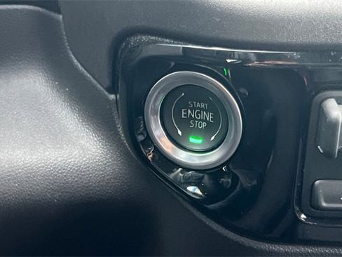 Used 2025 GMC Sierra 1500 Elevation image 29