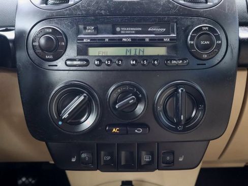 Used 2004 Volkswagen Beetle GLS FWD image 17