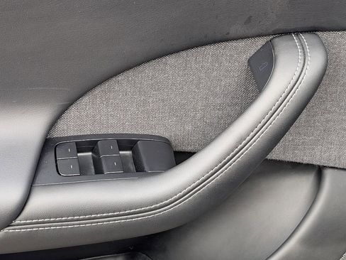 Used 2021 Tesla Model S Plaid image 24