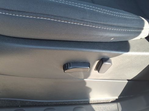 Used 2022 Nissan Frontier SV image 17