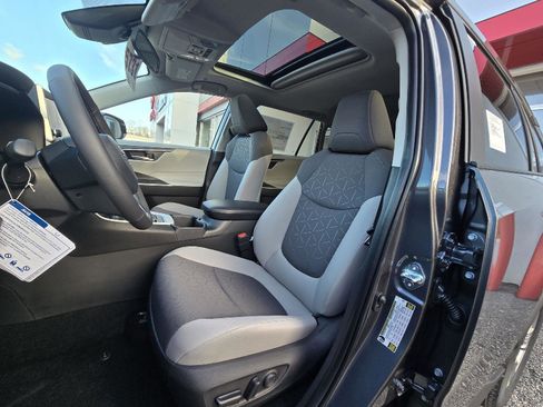 New 2025 Toyota RAV4 XLE image 11