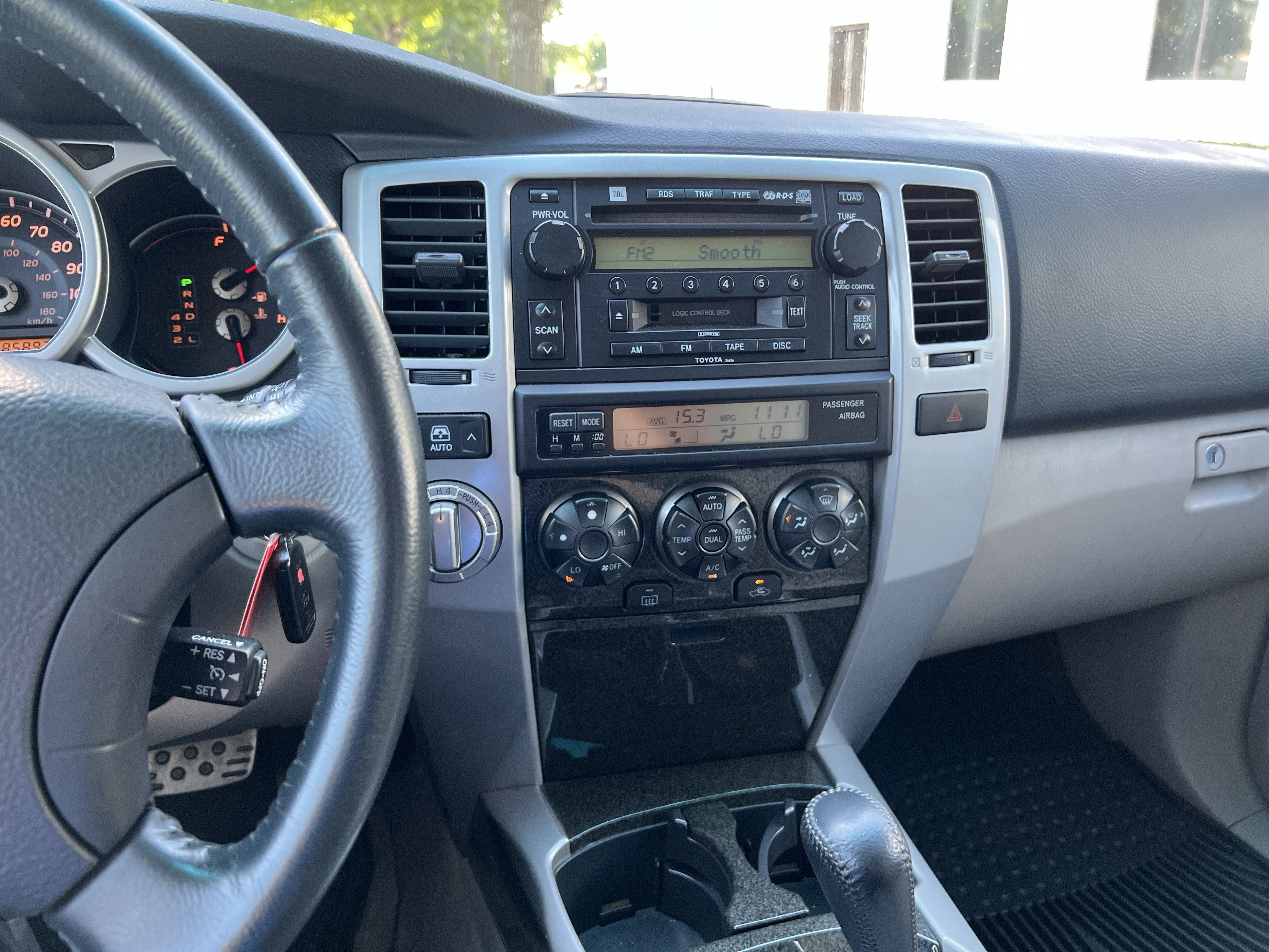 Used 2005 Toyota 4Runner Limited AWD/4WD image 32