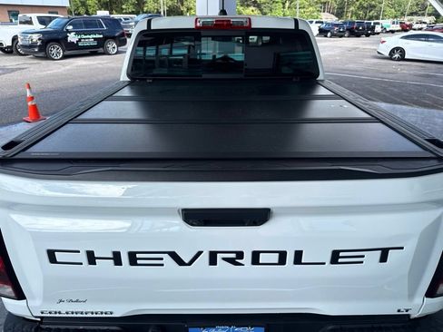 Used 2024 Chevrolet Colorado LT w/ LT Convenience Package II RWD image 17