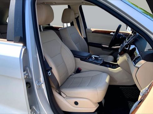 Used 2017 Mercedes-Benz GLE 400 4MATIC image 9