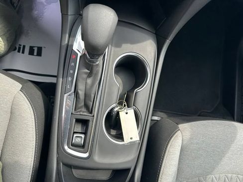 Used 2022 Chevrolet Equinox LS FWD image 13