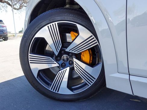 Used 2022 Audi e-tron Premium Plus w/ Premium Plus Package image 8