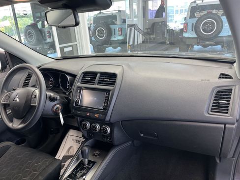 Used 2021 Mitsubishi Outlander Sport ES image 12