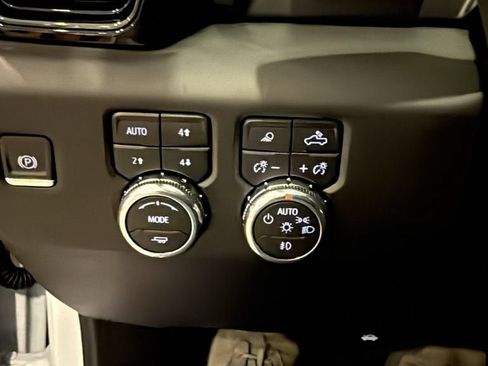 New 2026 GMC Sierra 2500 AT4 w/ AT4 Premium Plus Package AWD/4WD image 34