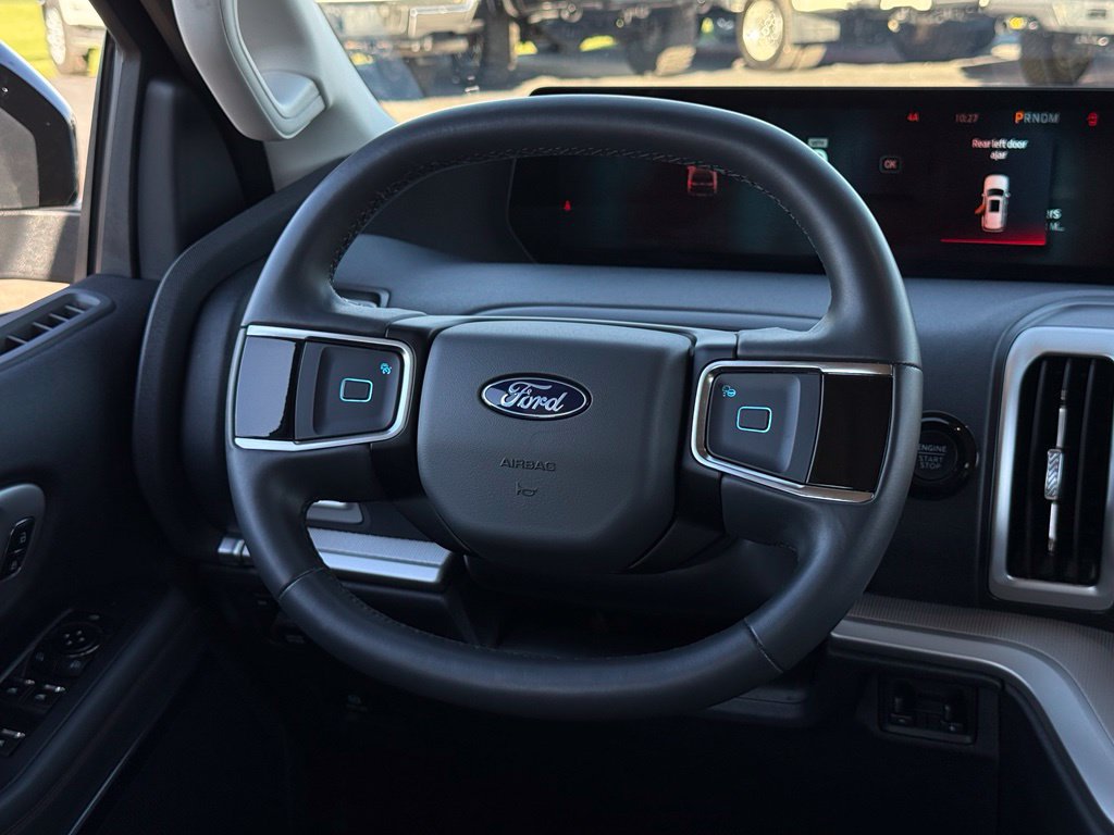 Used 2025 Ford Expedition Active AWD/4WD image 8