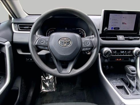 Used 2024 Toyota RAV4 XLE FWD image 6
