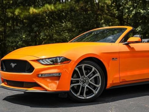 Used 2018 Ford Mustang GT Premium w/ Equipment Group 401A RWD image 3