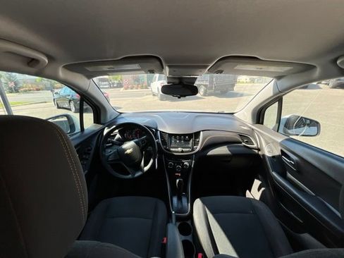 Used 2018 Chevrolet Trax LS FWD image 32