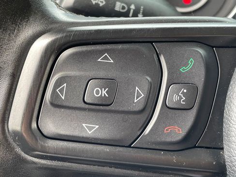 Used 2022 Jeep Gladiator Sport AWD/4WD image 25