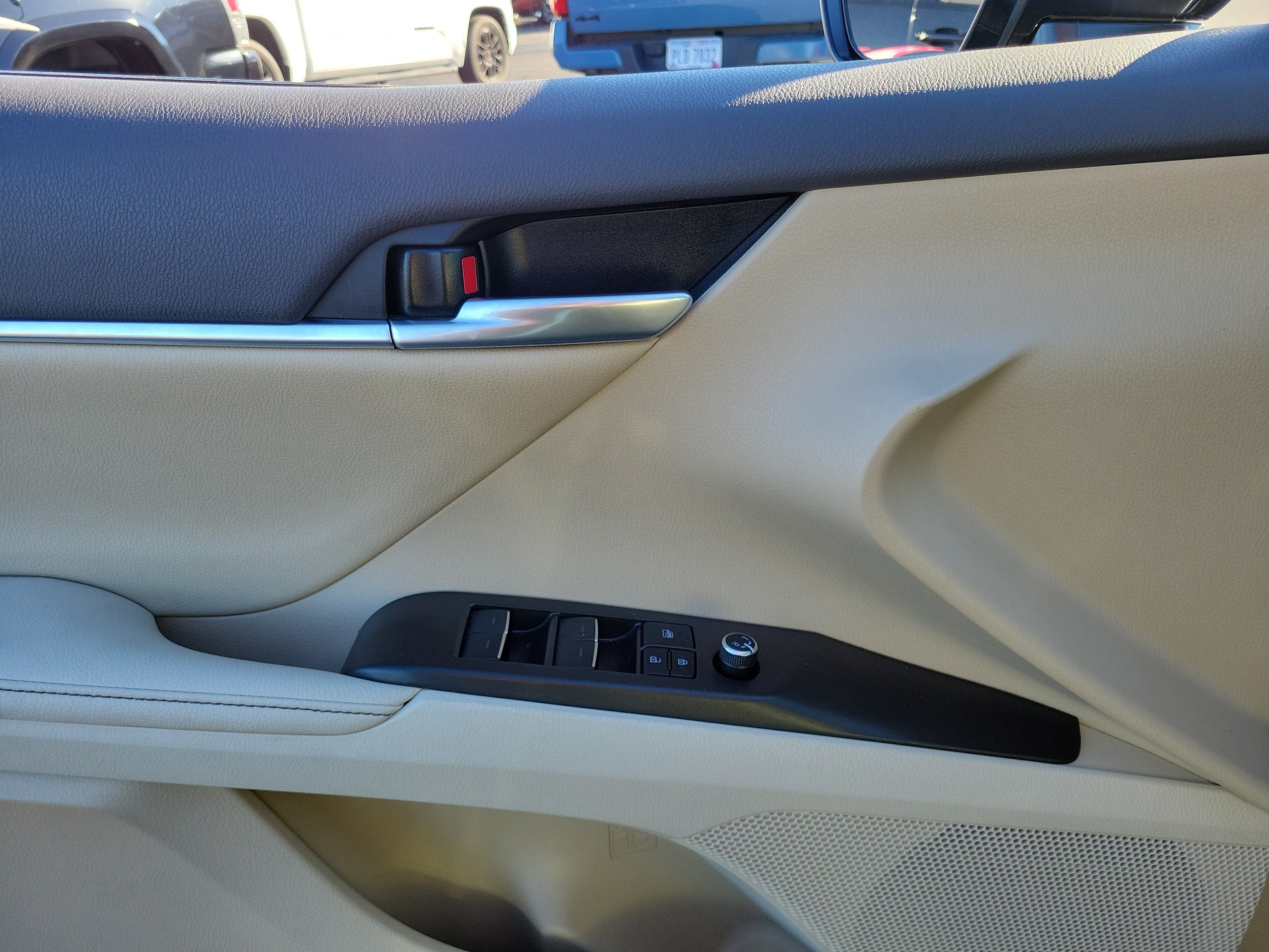 Used 2024 Toyota Camry XLE w/ Navigation Package FWD image 17