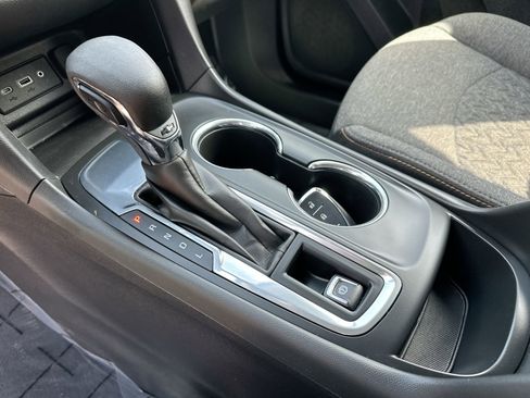 Used 2023 Chevrolet Equinox LT image 19