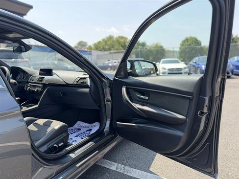 Used 2017 BMW M3 RWD image 33