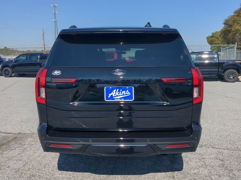 Certified 2025 Ford Expedition Max Platinum w/ Stealth Performance Package image 4