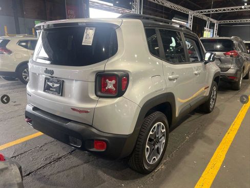 Used 2017 Jeep Renegade Trailhawk AWD/4WD image 10