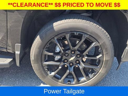 Certified 2024 Chevrolet Silverado 1500 High Country w/ High Country Premium Package AWD/4WD image 35