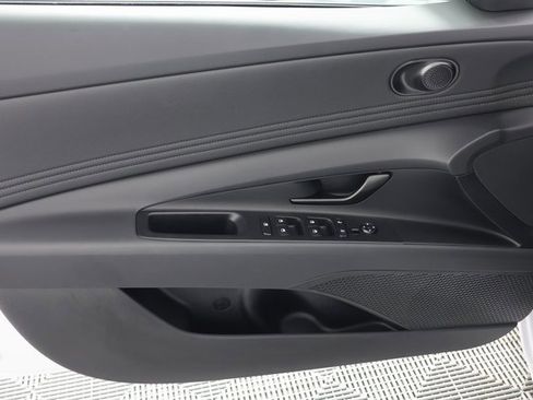 Certified 2025 Hyundai Elantra Sport image 24