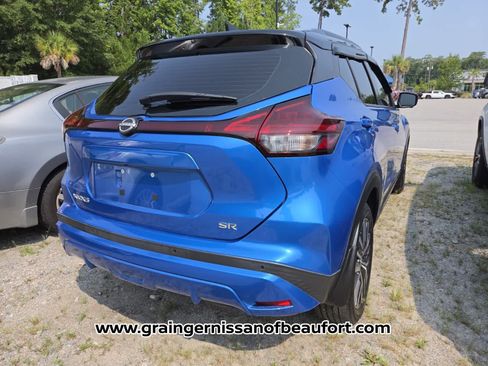 Used 2023 Nissan Kicks SR w/ SR Premium Package FWD image 7