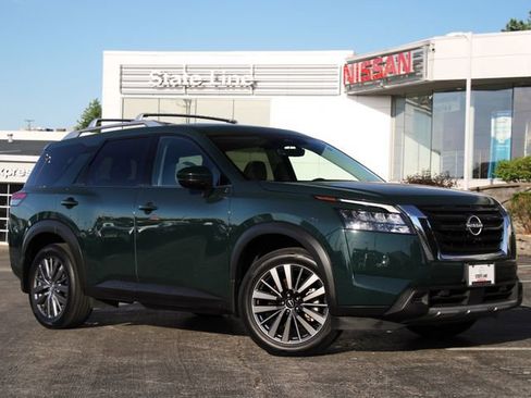 Certified 2025 Nissan Pathfinder SL w/ SL Premium Package AWD/4WD image 1
