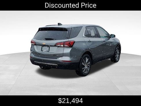 Used 2023 Chevrolet Equinox LT image 3