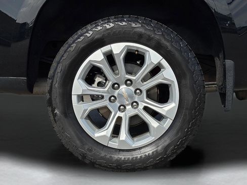 Used 2023 Chevrolet Silverado 1500 LTZ w/ LTZ Convenience Package II AWD/4WD image 11