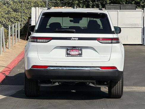 New 2025 Jeep Grand Cherokee Laredo X w/ Luxury Tech Group I image 5