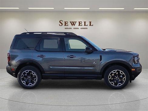 New 2025 Ford Bronco Sport Outer Banks image 5